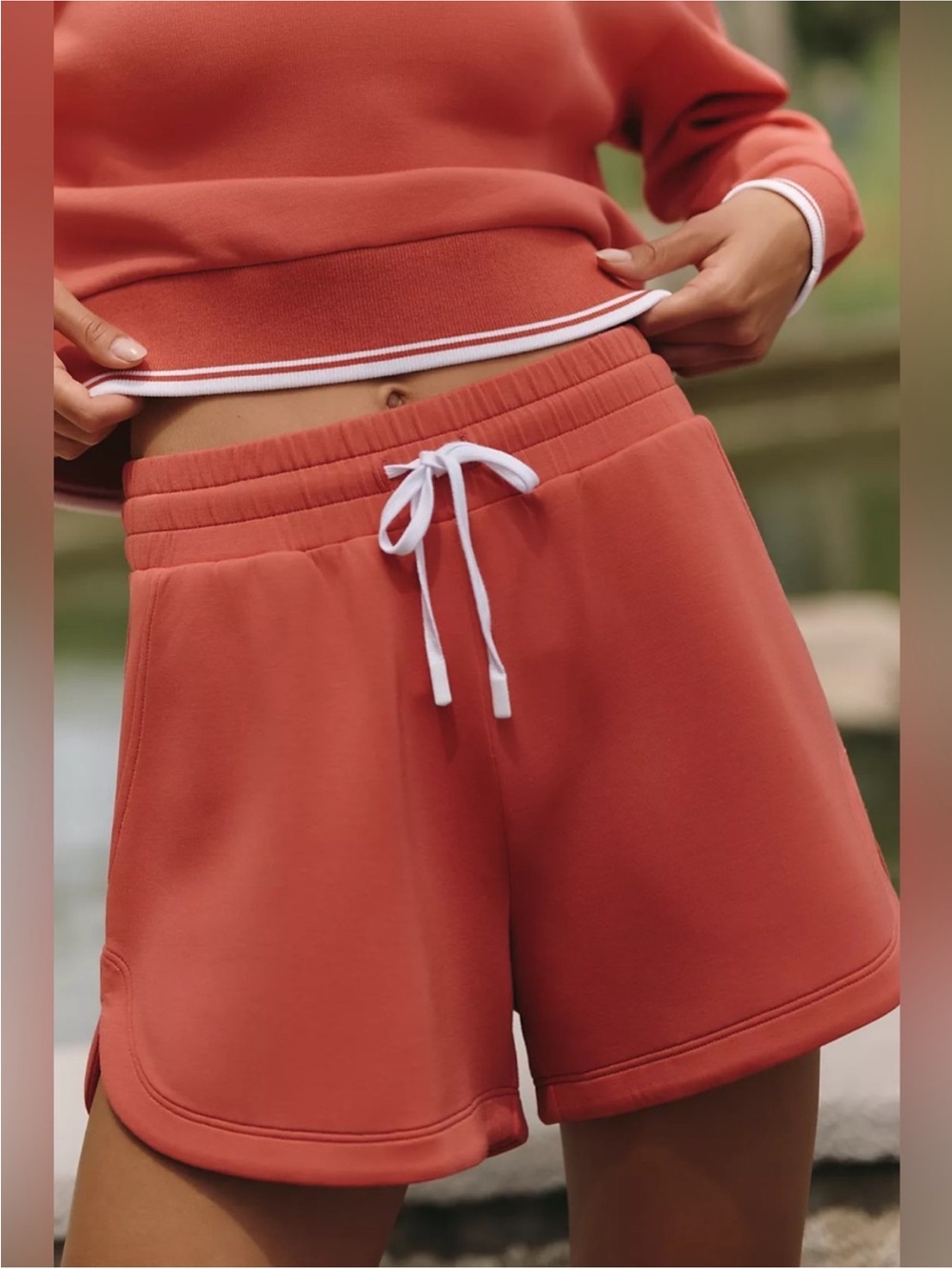NWT Varley Coulter High-Rise
Pull-On Shorts